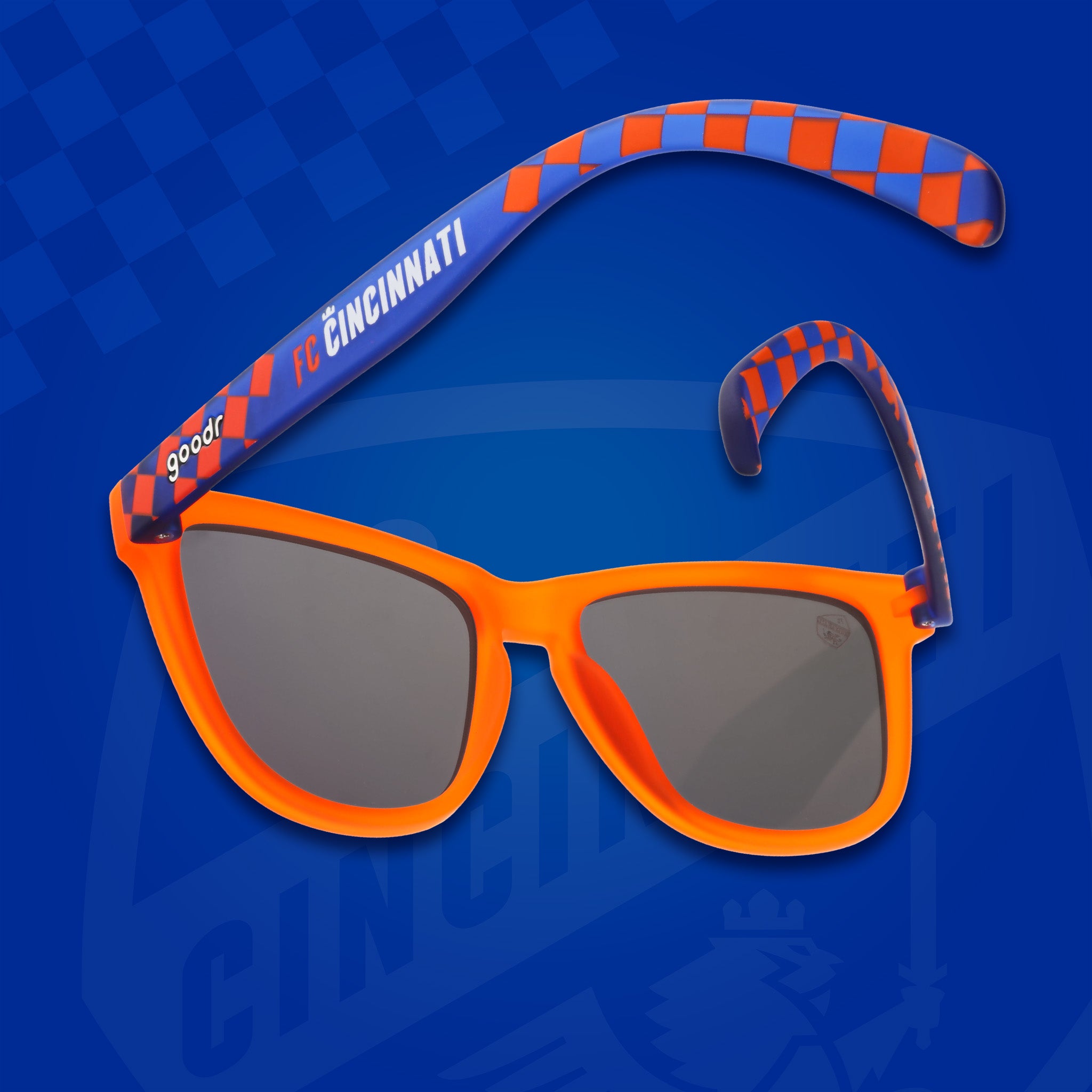 Alternative view of The Orange and Blue